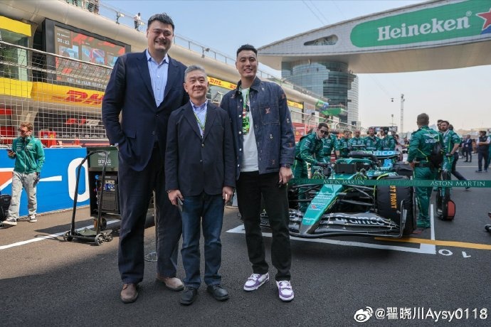 聯(lián)動(dòng)F1！翟曉川曬與姚明、阿隆索、范志毅、周冠宇等的合照