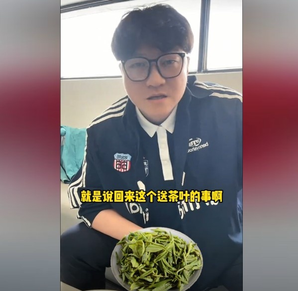 趙鵬：不太清楚賈秀全要球員買茶葉的段子，但這在現(xiàn)實(shí)中也正常