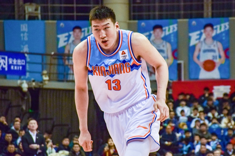 高效輸出！李炎哲半場(chǎng)7中5拿到12分2板1助1斷2帽