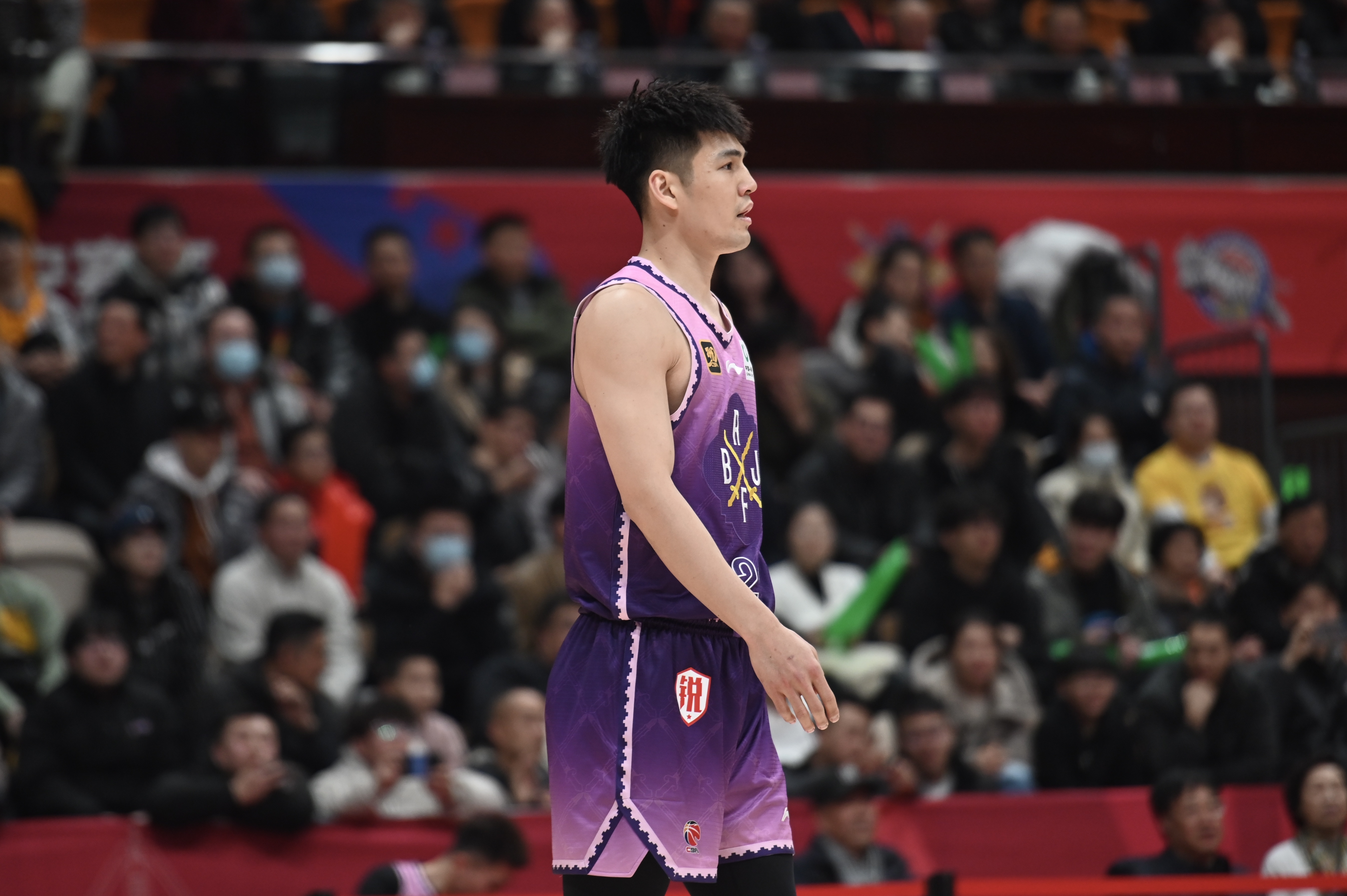 表現(xiàn)可以！陳國豪8中5拿到13分3板1斷