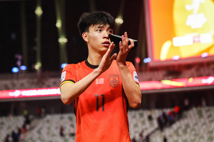 期待首秀！18歲王鈺棟入選中澳戰(zhàn)名單&穿11號，首進(jìn)國足正賽名單