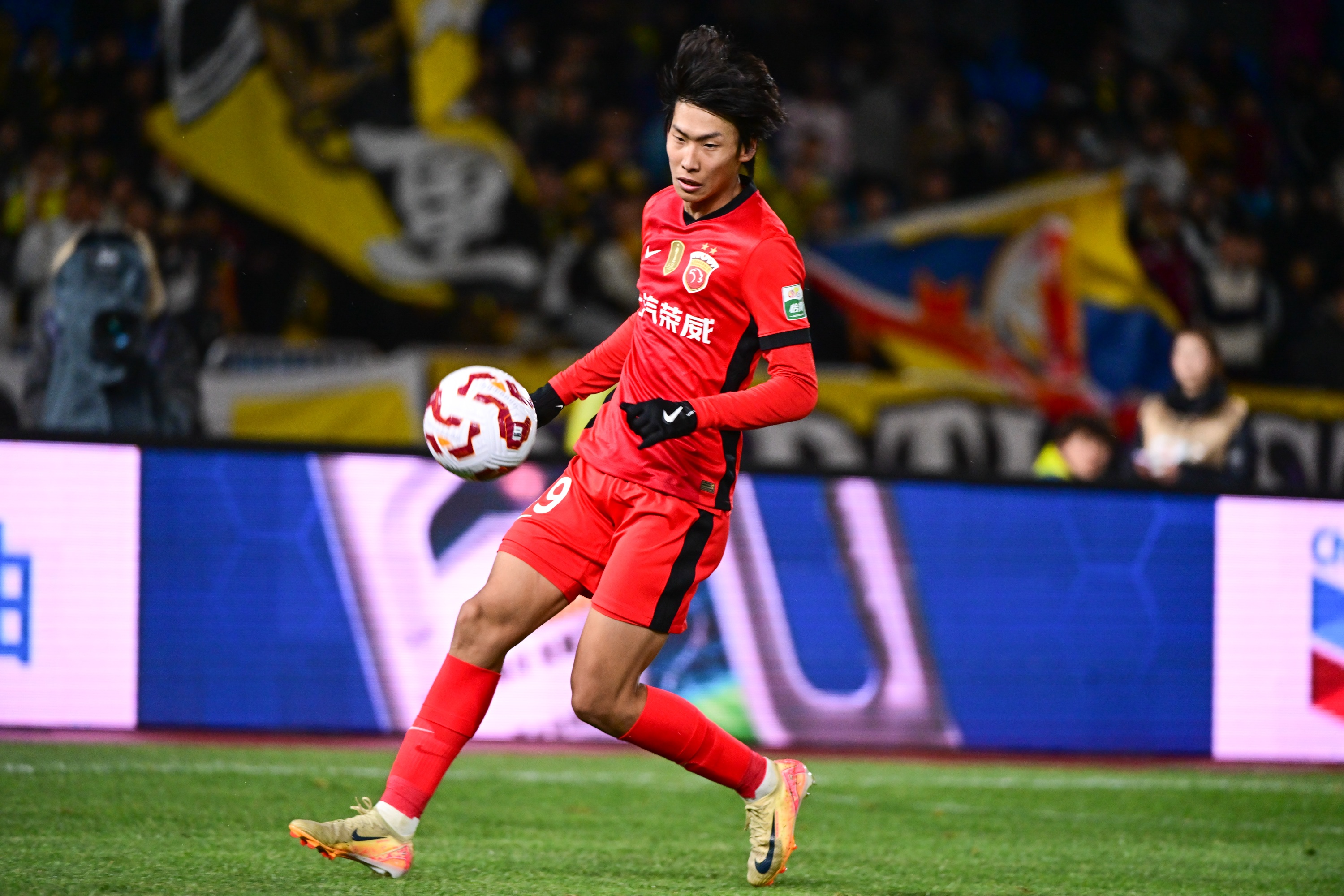 記者：李新翔、王鈺棟也要感謝B名單制度，以前的U23政策是奇葩