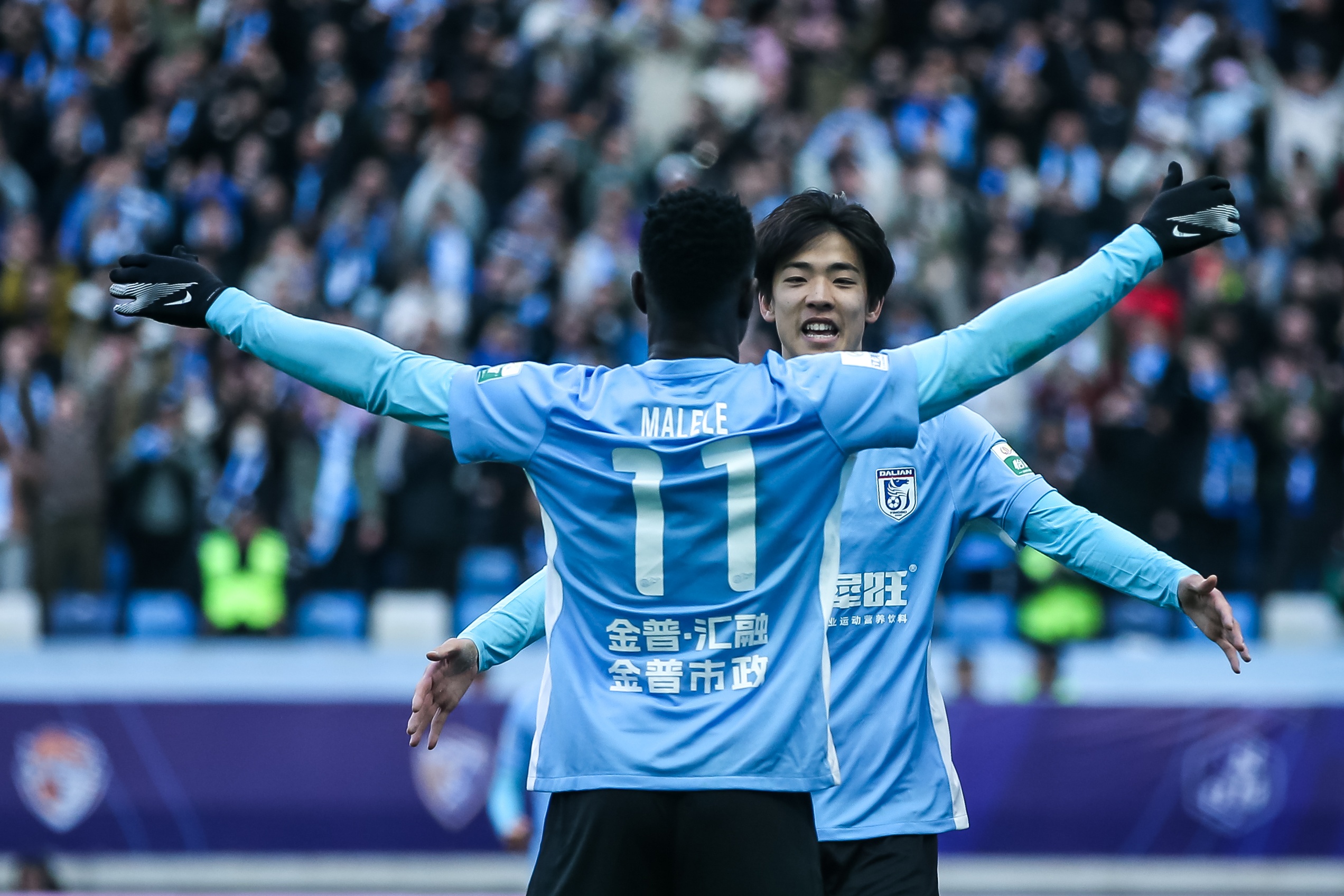 青春風(fēng)暴刮起來(lái)！19歲朱鵬宇&18歲王鈺棟處子球 19歲李新翔1射2傳